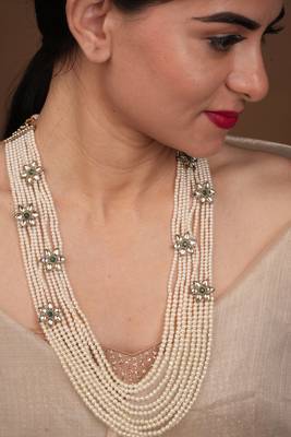 White Bead and Floral Necklace Set 5