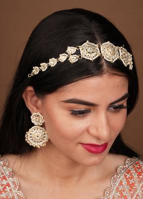 Festive Kundan Gold Plated Sheeshphool Set with Earrings 1