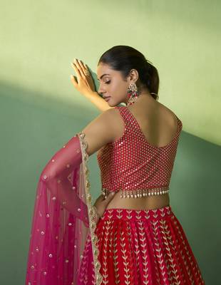 RED SEQUINS EMBROIDERED GEORGETTE DESIGNER BRIDAL WEDDING & PARTY WEAR FESTIVAL SEMI STITCHED LEHENGA 5