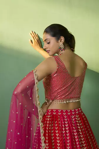 RED SEQUINS EMBROIDERED GEORGETTE DESIGNER BRIDAL WEDDING & PARTY WEAR FESTIVAL SEMI STITCHED LEHENGA