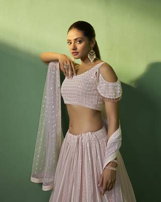 PINK SEQUINS EMBROIDERED GEORGETTE DESIGNER BRIDAL WEDDING & PARTY WEAR FESTIVAL SEMI STITCHED LEHENGA 2