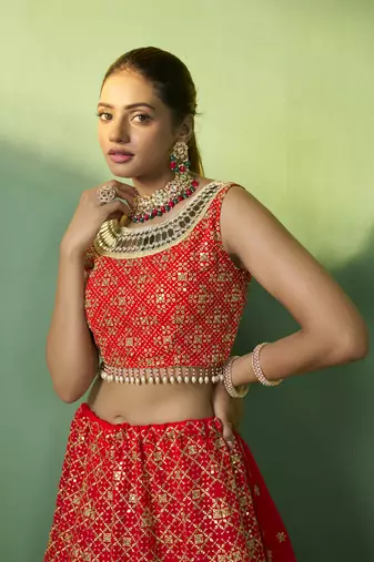 RED SEQUINS EMBROIDERED GEORGETTE DESIGNER BRIDAL WEDDING & PARTY WEAR FESTIVAL SEMI STITCHED LEHENGA