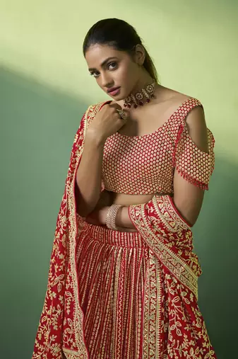 RED SEQUINS EMBROIDERED GEORGETTE DESIGNER BRIDAL WEDDING & PARTY WEAR FESTIVAL SEMI STITCHED LEHENGA