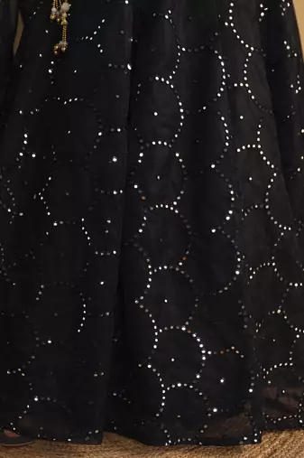 BLACK SEQUINS & THREAD EMBROIDERED NET DESIGNER BRIDAL WEDDING & PARTY WEAR FESTIVAL SEMI STITCHED LEHENGA