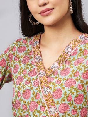 Winered woman angrakha floral dress with border 4