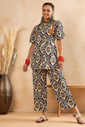 Winered woman black geometric print front opening co-ord set