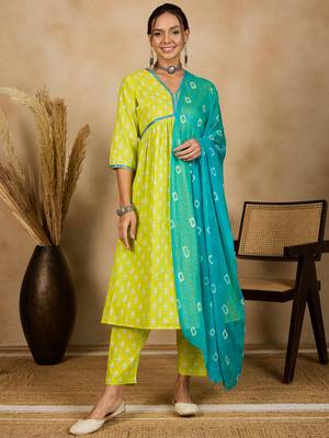 Winered woman green printed mirror work naira-cut kurta dupatta set 1