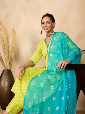 Winered woman green printed mirror work naira-cut kurta dupatta set 3