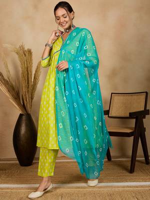 Winered woman green printed mirror work naira-cut kurta dupatta set 4