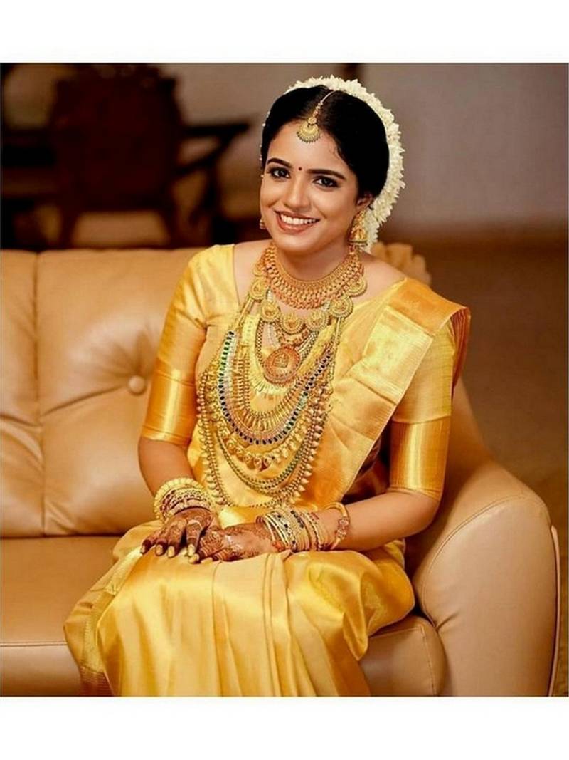Gold Zari Woven Silk Blend Party Wear Saree With Blouse