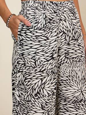 Winered woman black & red color-blocking co-ord set 6