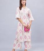 Winered woman white geometric print neck lace detailing kurta set