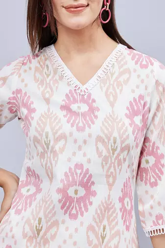 Winered woman white geometric print neck lace detailing kurta set