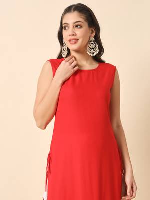Red solid round neck sleeveless straight calf length kurta 2