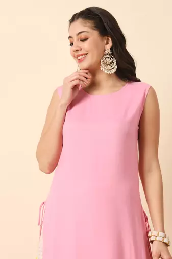 Baby pink solid round neck sleeveless straight calf length kurta