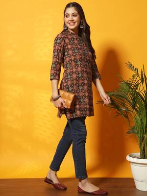 Black and red ajarakh printed tunic 5