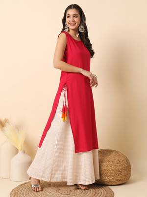 Magenta pink solid round neck sleeveless straight calf length kurta 3