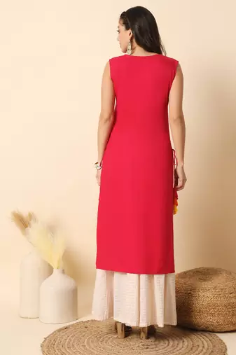 Magenta pink solid round neck sleeveless straight calf length kurta