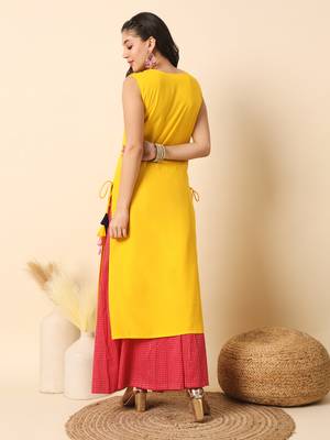 Mango yellow solid round neck sleeveless straight calf length kurta 4