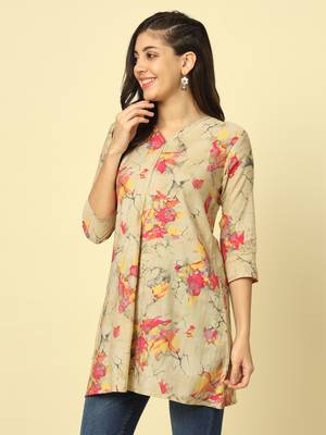 Women beige abstract printed top 5