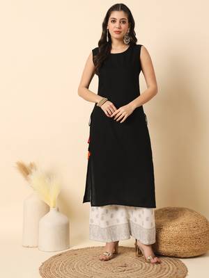 Black solid round neck sleeveless straight calf length kurta 1