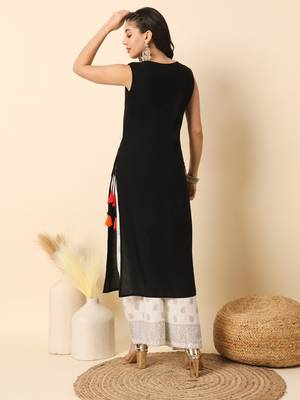 Black solid round neck sleeveless straight calf length kurta 4