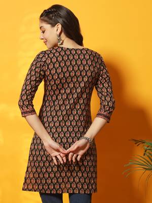 Black and multi floral bagru printed tunic 4
