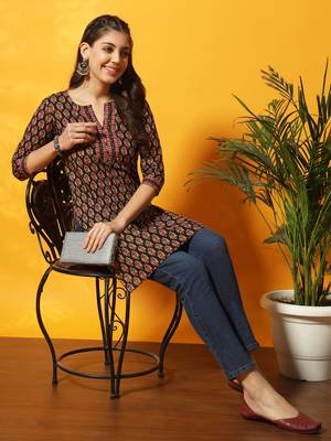 Black and multi floral bagru printed tunic 5