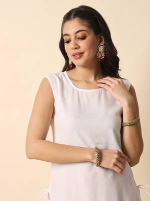 White solid round neck sleeveless straight calf length kurta 2