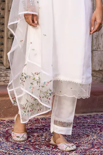Chanderi embroidered Kurta with silk Lining  Pant and Dupatta set