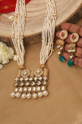 White Beaded Kundan Necklace Set 2