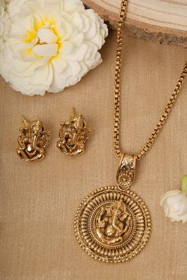 Ganpati Shaped Necklace Set 1