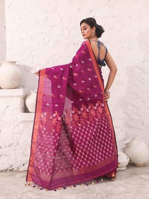 Magenta cotton saree with zari border 3