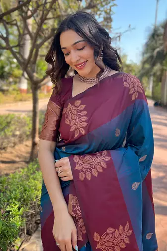 Blue Soft Silk Floral Border Contrast Zari Woven Saree
