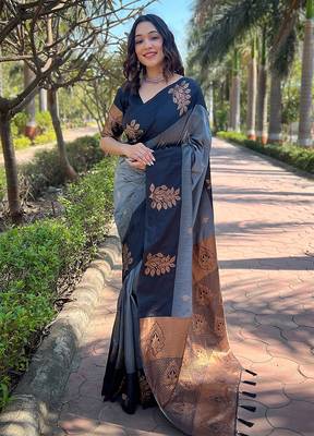 Grey Soft Silk Floral Border Contrast Zari Woven Saree 1