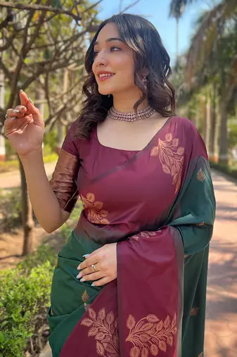 Bottle Green Soft Silk Floral Border Contrast Zari Woven Saree