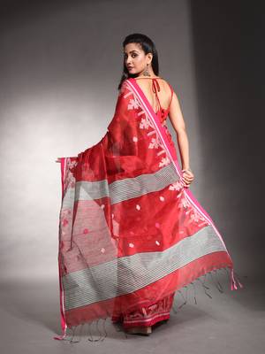 Red cotton silk saree with texture border 3