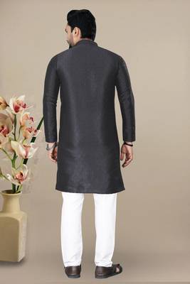 Black jacquard straight kurta with pyjama 2