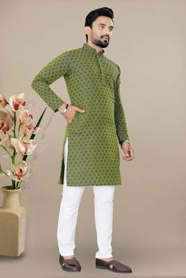 Green jacquard straight kurta with pyjama 3