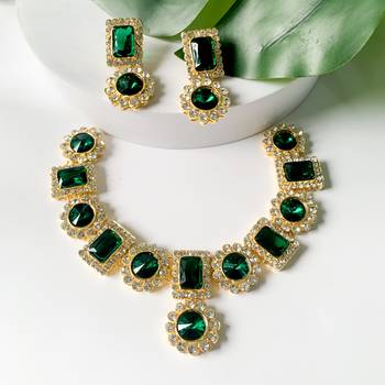 traditional stone studded necklace jewellery set  1