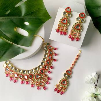 traditional pearl kundan necklace jewellery set with earring maang tikka set  1
