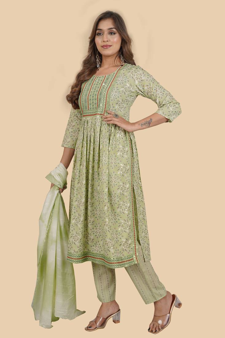 HollyHock Exclusive Embroidered Stitched New Style Nayra Cut Kurti set 