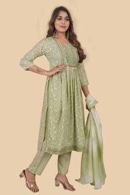 Holly Hock Embroidered Stitched Style Nayra Cut Kurti Set 4