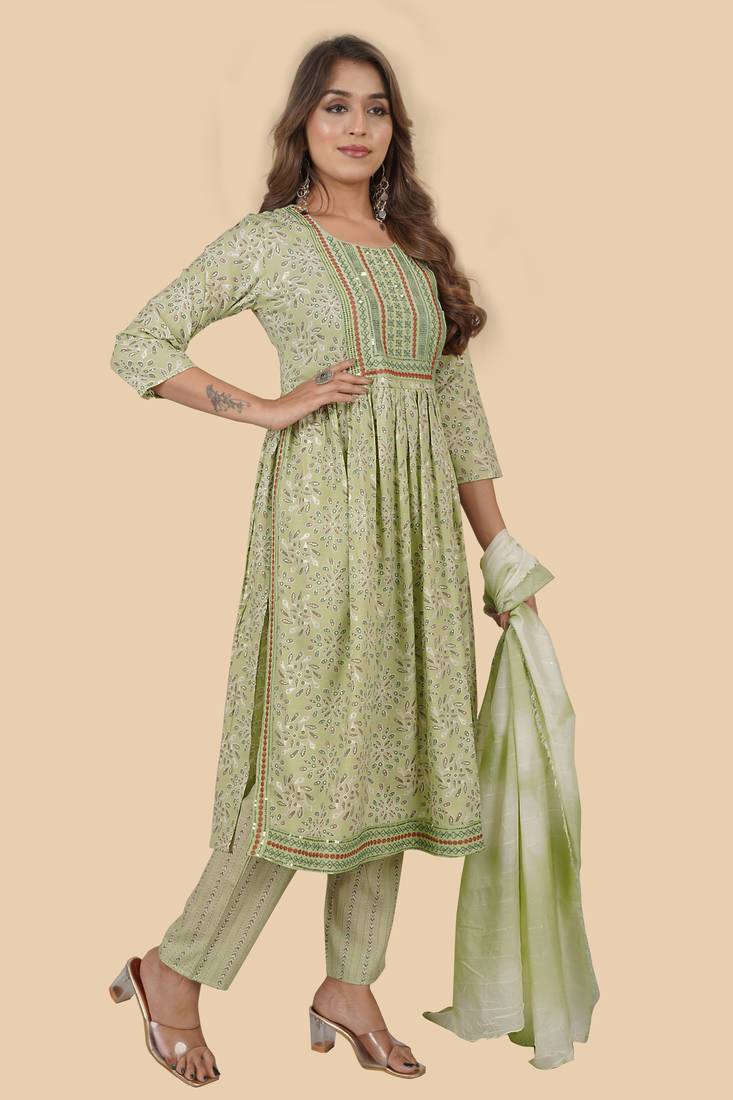 HollyHock Exclusive Embroidered Stitched New Style Nayra Cut Kurti set 