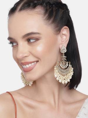 Laida gold plated handcrafted kundan studded crescent shaped chandbalis 2
