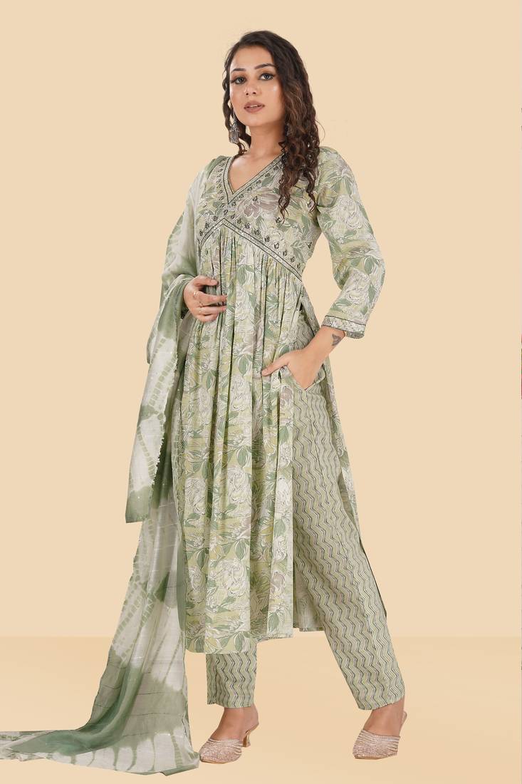 HollyHock Exclusive Embroidered Stitched New Style Alia Cut Kurti set 