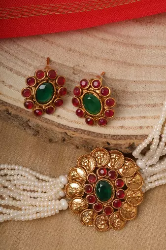 Elegance in White Gold Plated Necklace Set
