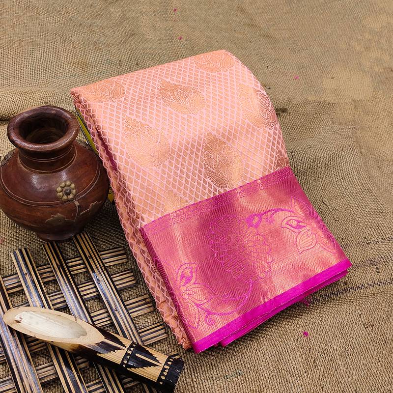 Lookslady womens new soft banarasi silk peach color gold zari weaving kanjivaram saree with unstitched contrast blouse