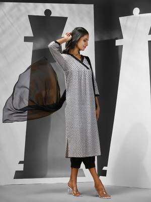 White & black chevron printed cotton suit set 2