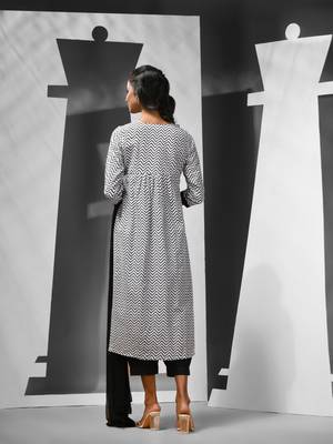 White & black chevron printed cotton suit set 3